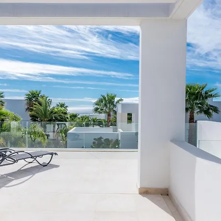 Villa Modern And Luxurious Family Close To The *