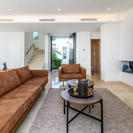 Villa Modern And Luxurious Family Close To The Marbella